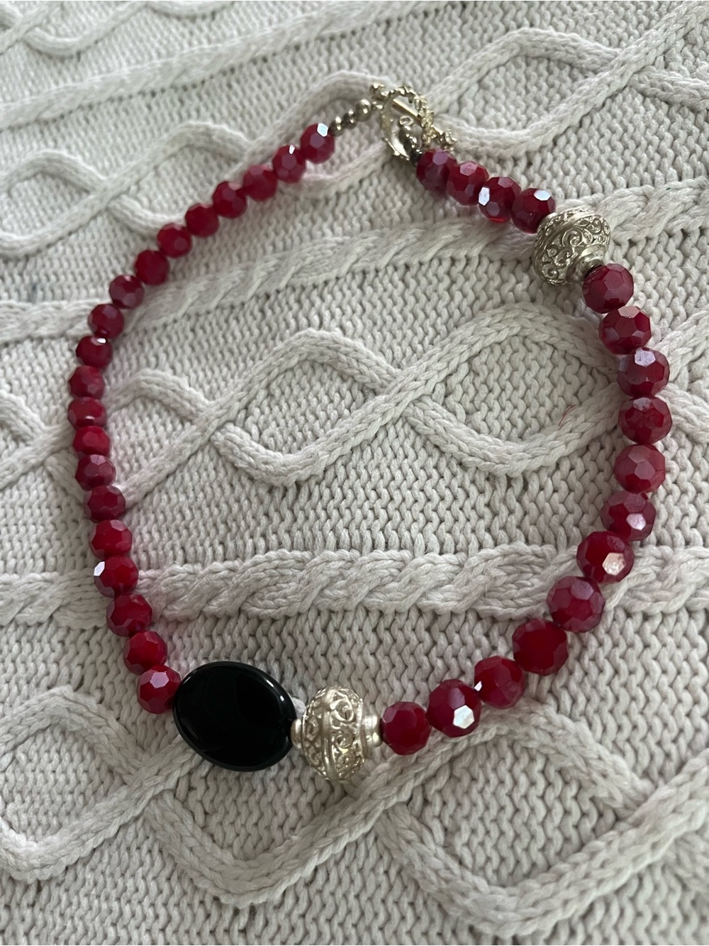 Vintage Red Crystal Beaded Necklace with Black Onyx Accent Fashion Jewelry